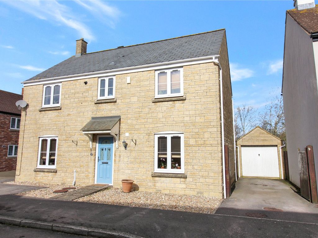4 bed detached house for sale in Twineham Road, Swindon, Wiltshire SN25