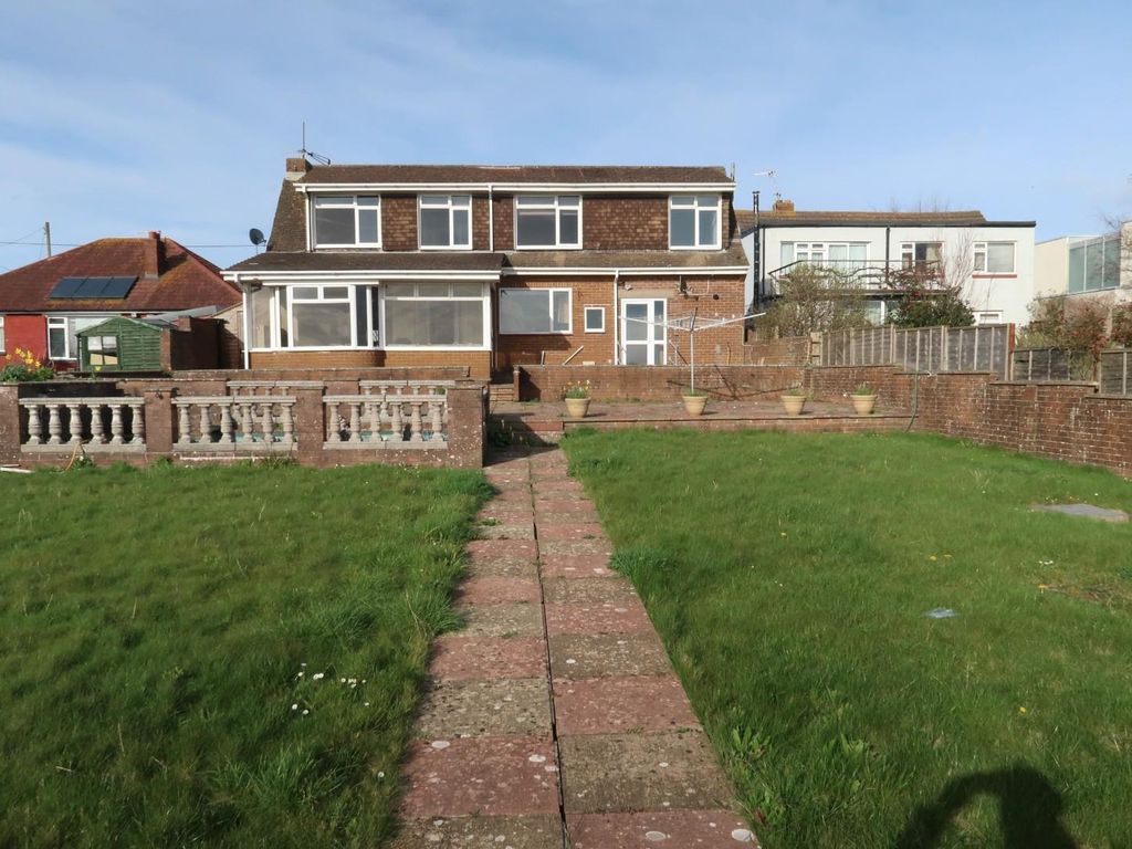 4 bed property to rent in Smithies Avenue, Sully, Penarth CF64, £2,000