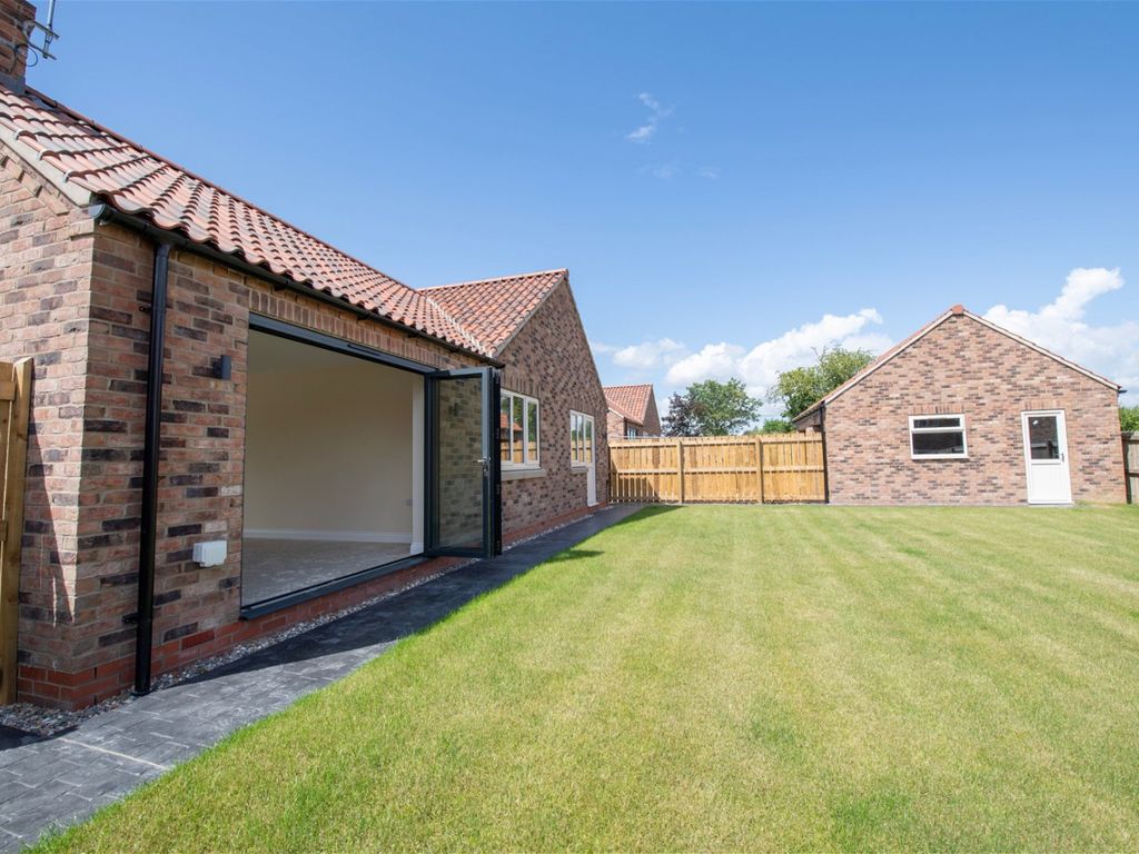 3 bed bungalow for sale in Fetches Field, Cranswick, Driffield YO25