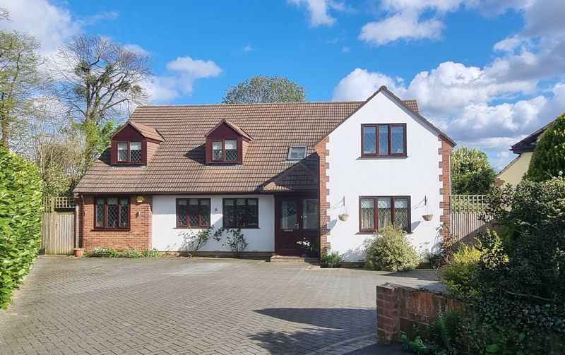 4 bed detached house for sale in Sycamore Close, Chalfont St. Giles HP8