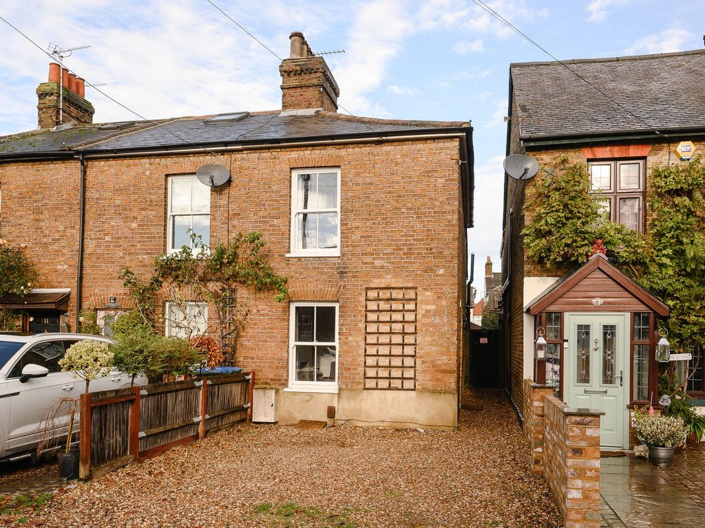 2 bed end terrace house for sale in Rushett Close, Thames Ditton KT7