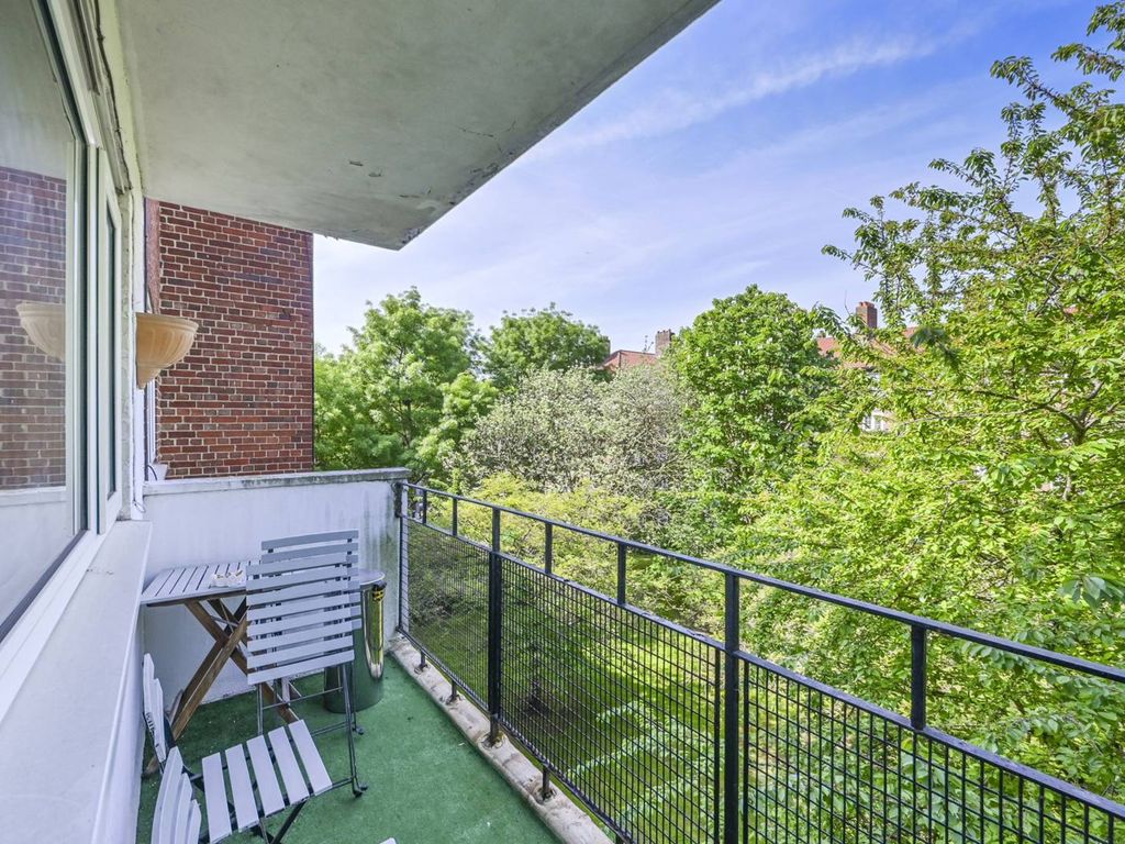 1 bed flat for sale in Wapping Lane, Wapping, London E1W, £350,000 Zoopla