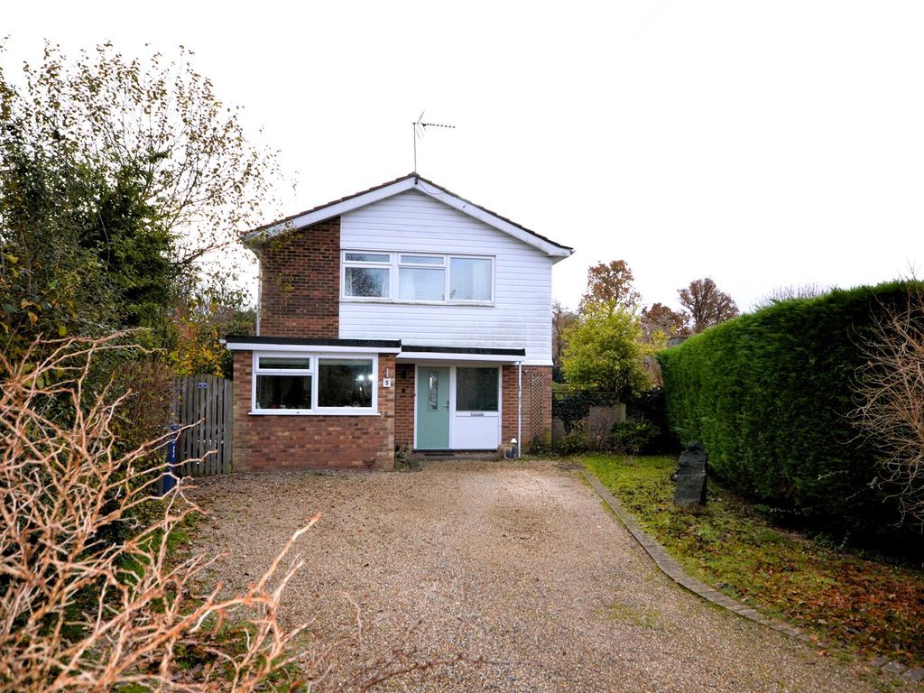 4 bed detached house for sale in Bax Close, Cranleigh, Surrey GU6, £