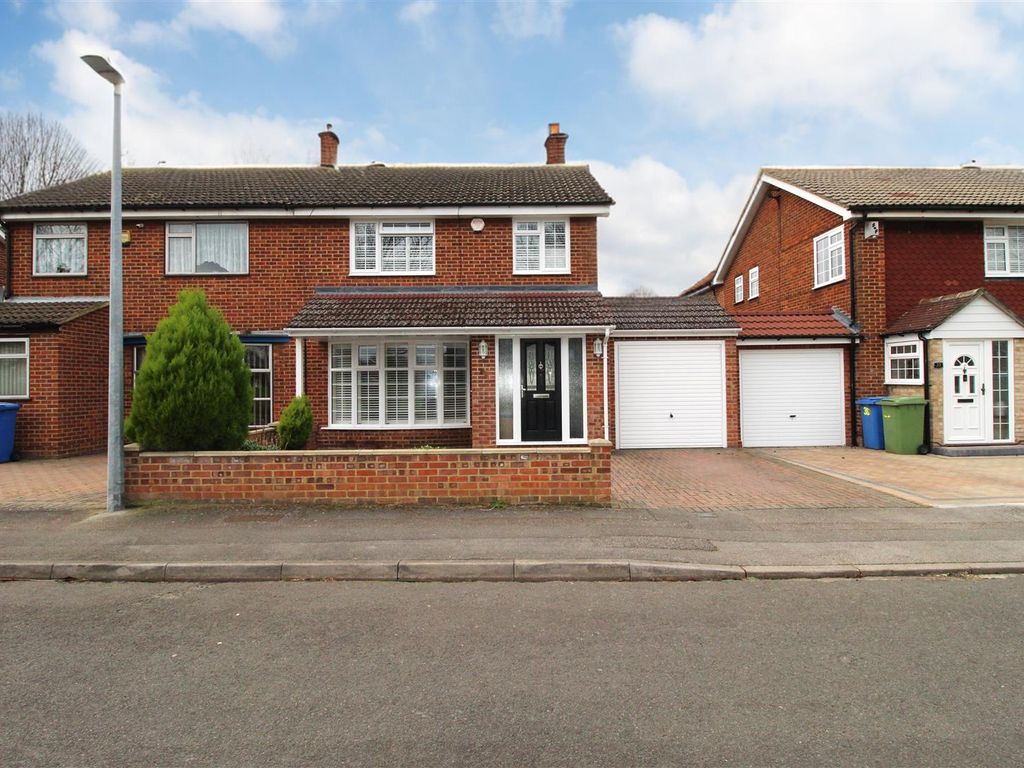 3 bed semidetached house for sale in Laxton Way, Sittingbourne ME10, £