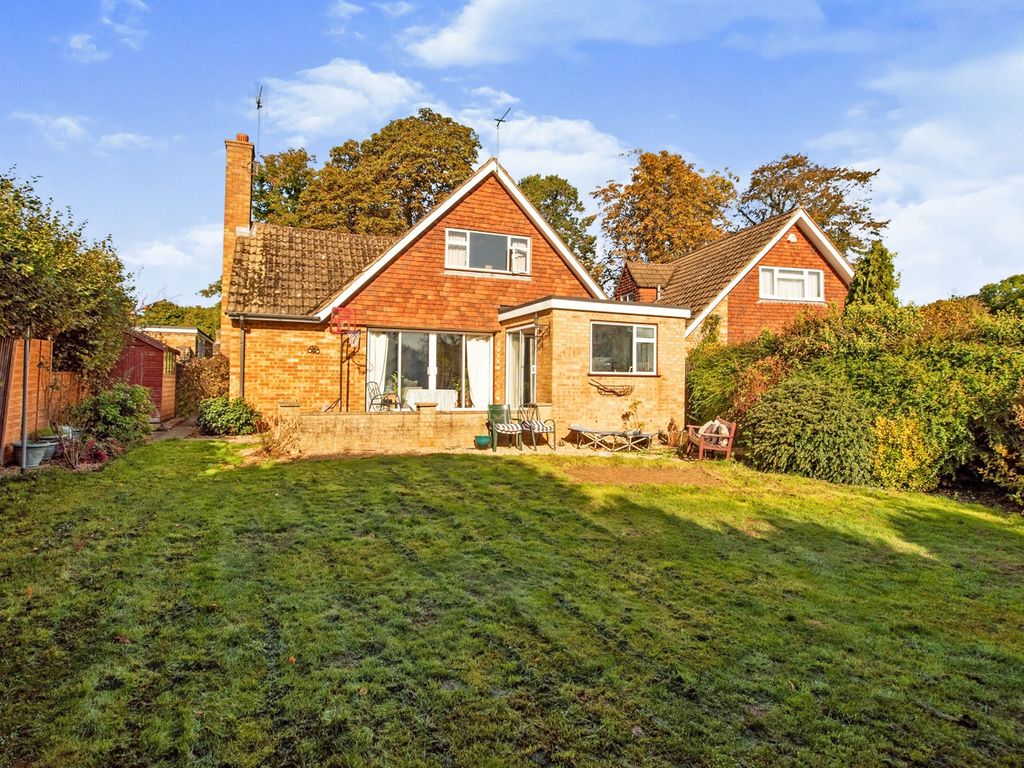 3 bed detached house for sale in Gravel Lane, Hemel Hempstead HP1, £