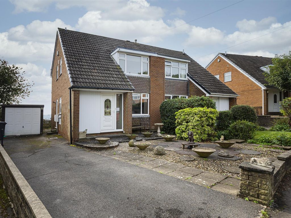 3 bed semidetached house for sale in Highcliffe Avenue, Cowcliffe