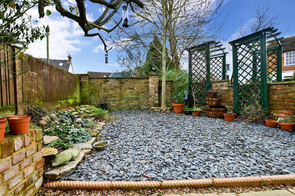 2 bed end terrace house for sale in West End, Marden, Tonbridge, Kent