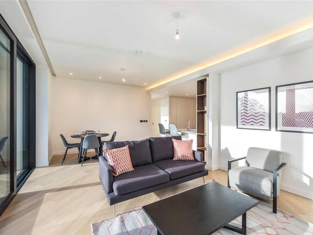 2 bed flat to rent in 6 Wood Crescent, Television Centre, White City