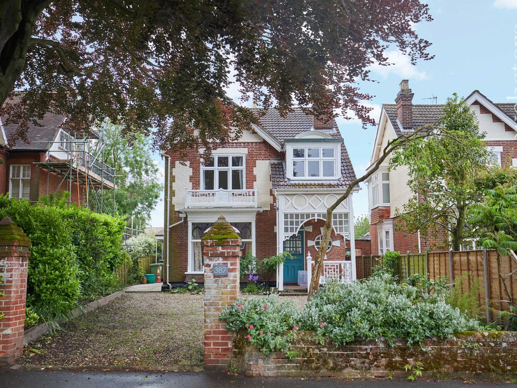 5 bed detached house for sale in Unthank Road, Norwich NR4, £925,000