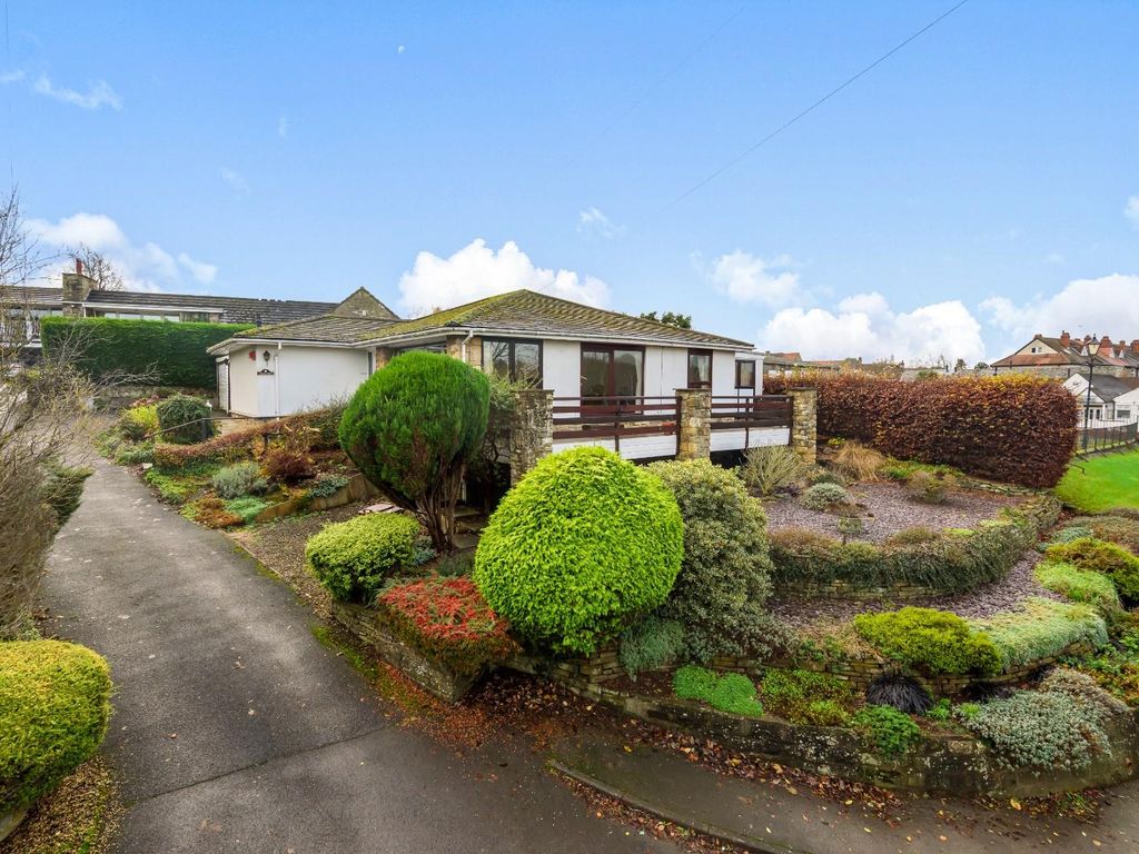 3 bed detached bungalow for sale in Wetherby Road, Collingham, Wetherby