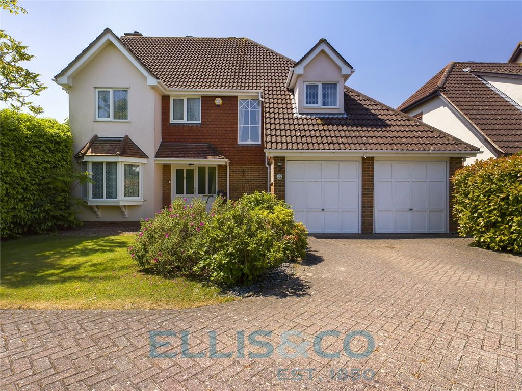 4 bed detached house for sale in The Ridgeway, Tonbridge, Kent TN10