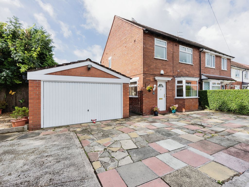 3 bed semidetached house for sale in Woodlands Park Road, Offerton