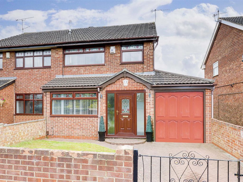 3 bed semidetached house for sale in Manly Close, Heron Ridge