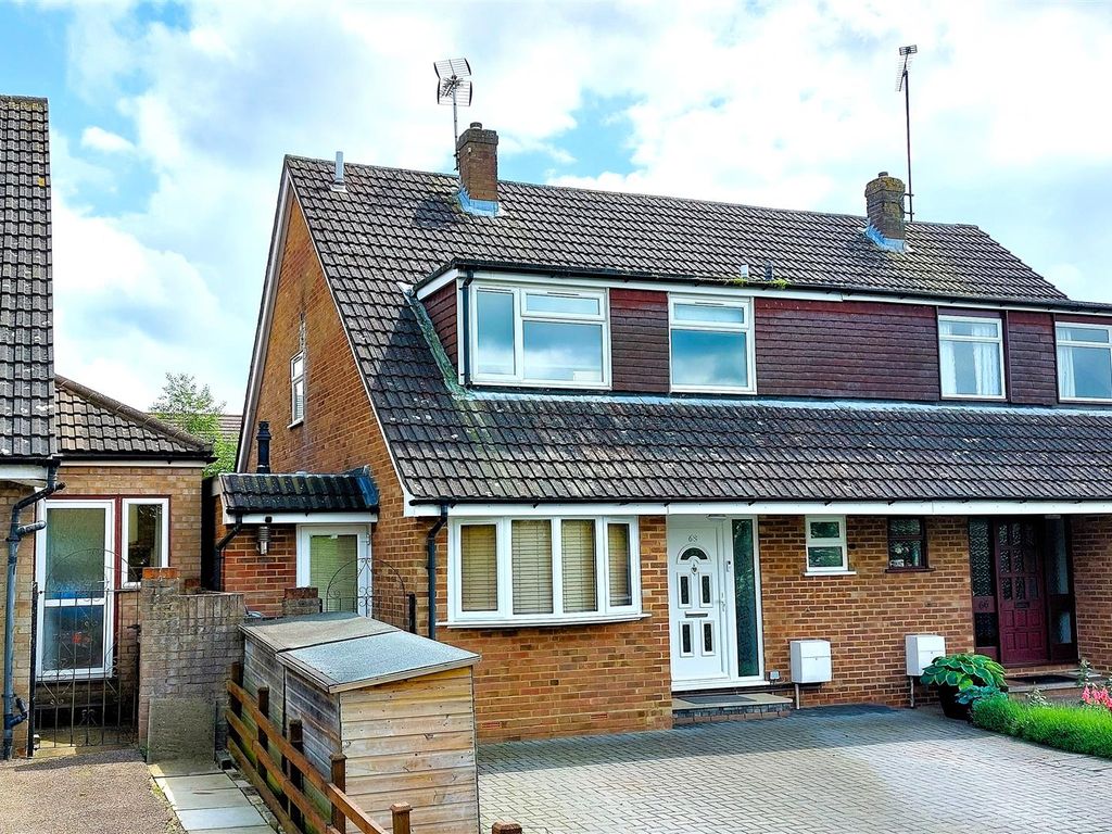 4 bed semidetached house for sale in Fairfield, Buntingford SG9, £