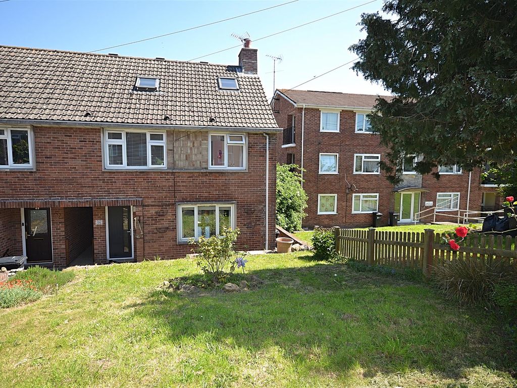 4 bed end terrace house for sale in Gore Cross Way, Bradpole, Bridport