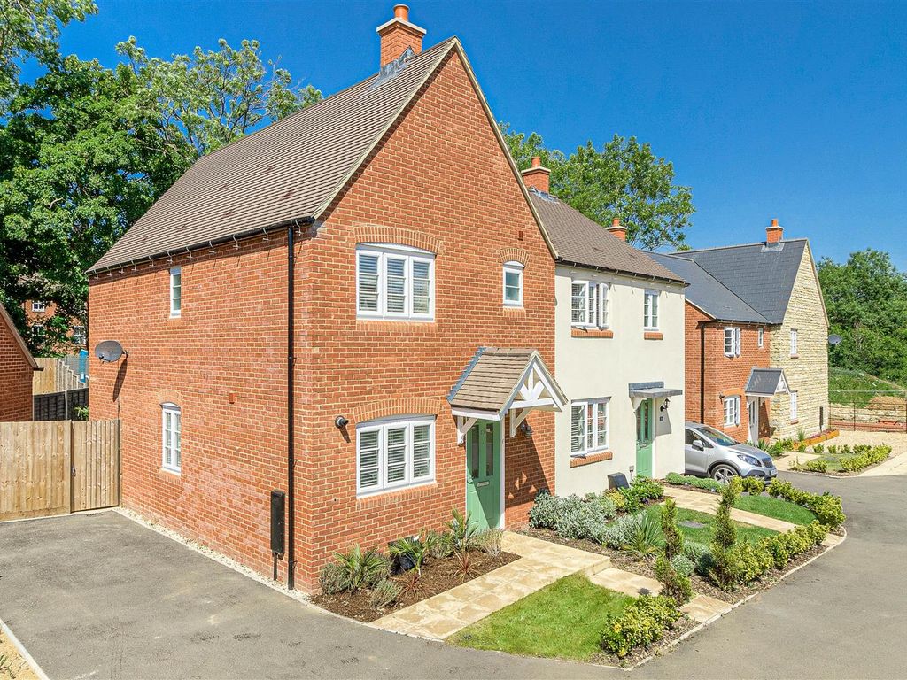 3 bed semidetached house to rent in Timms Lane, Silverstone, Towcester