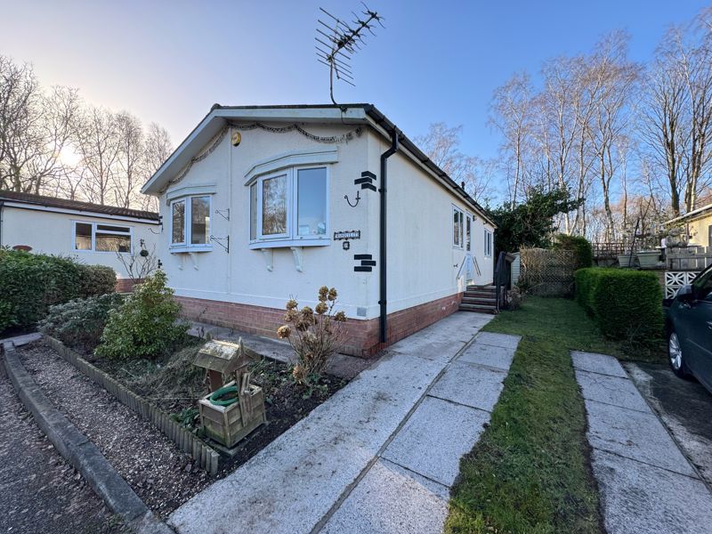 2 bed mobile/park home for sale in Woodlands Park, Wash Lane, Allostock, Knutsford WA16, £99,995