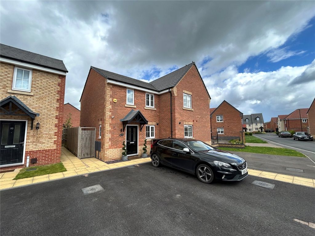 2 bed semidetached house to rent in Gardeners Place, Shrewsbury