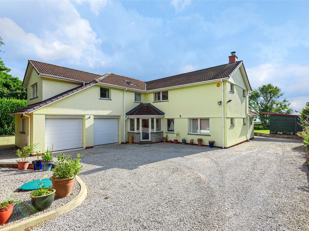 5 bed detached house for sale in Old Church Road, Mawnan Smith