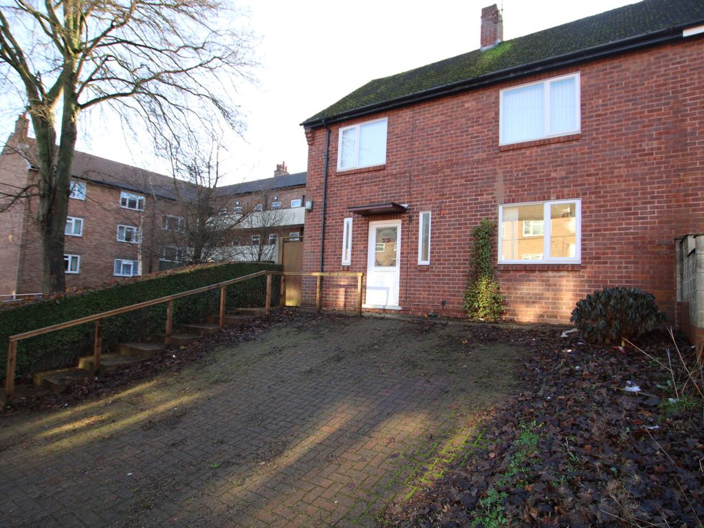 3 bed semidetached house for sale in Hawfield Lane, Winshill, Burton