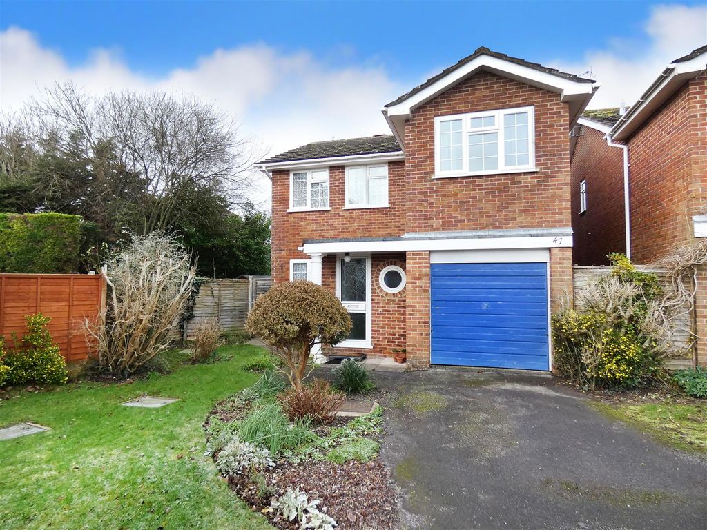 4 bed detached house for sale in Cherry Avenue, Yapton, Arundel BN18