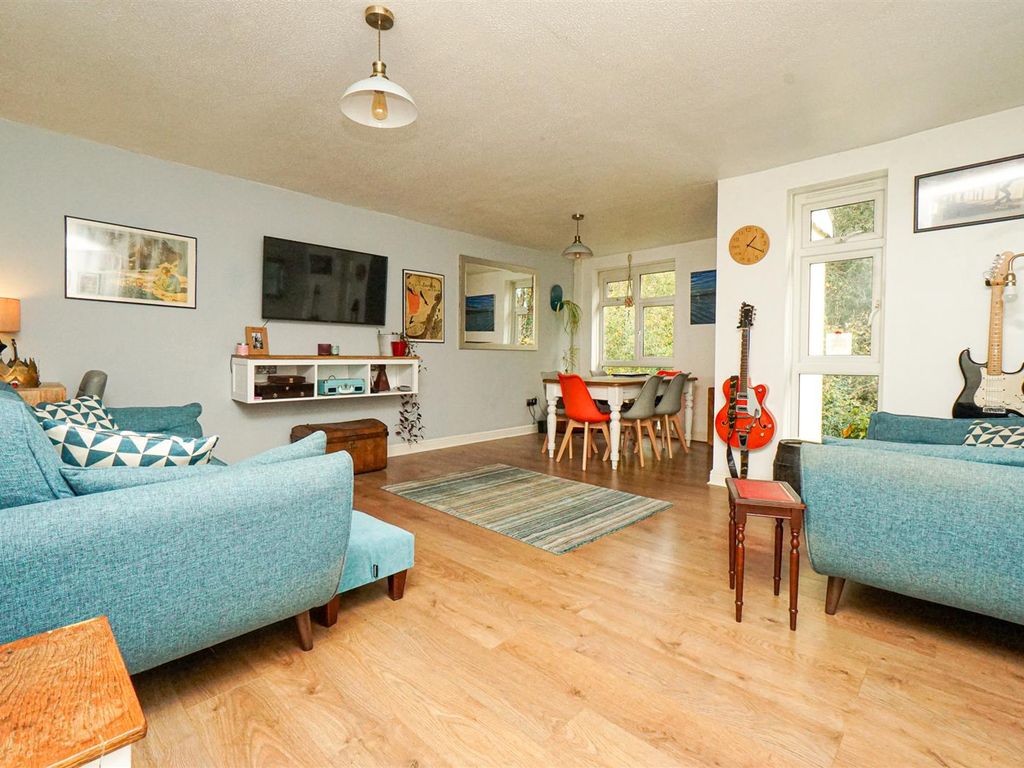 2 bed flat for sale in Ashford Road, Hastings TN34, £200,000 Zoopla