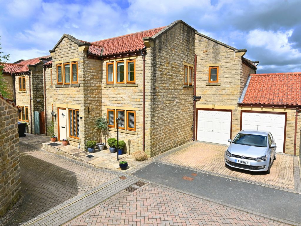 5 bed detached house for sale in Manor Farm Way, Scotton, Knaresborough