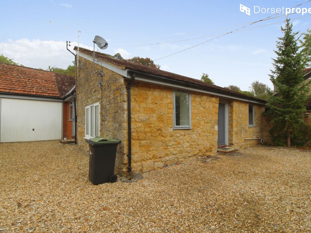 2 bed barn conversion to rent in The Courtyard, Lower