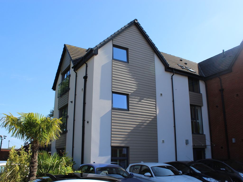 1 bed flat to rent in St. James Court, 331 Stratford Road, Shirley