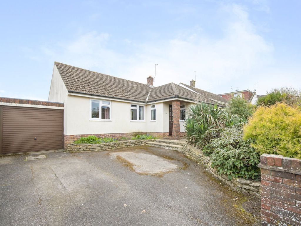 3 bed bungalow for sale in Hillside Drive, Gomeldon, Salisbury
