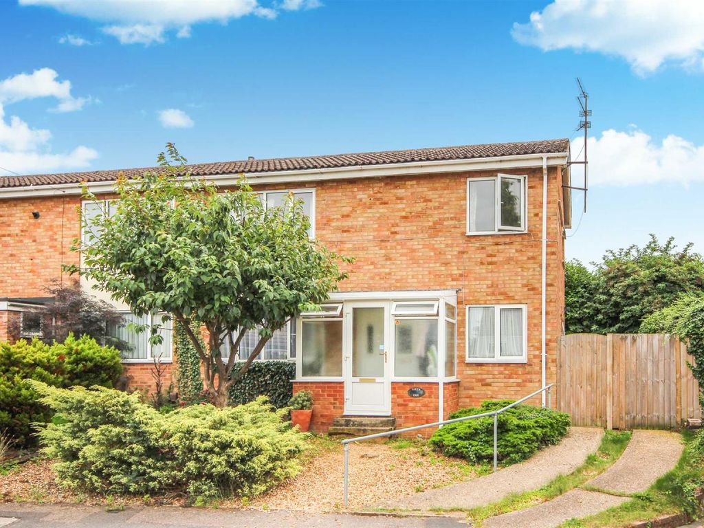 3 bed semidetached house for sale in Meadow Walk, Higham Ferrers