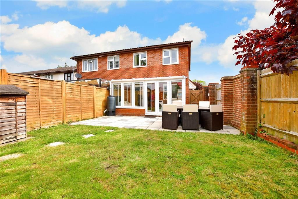 3 bed end terrace house for sale in St. Andrew's Close, Paddock Wood