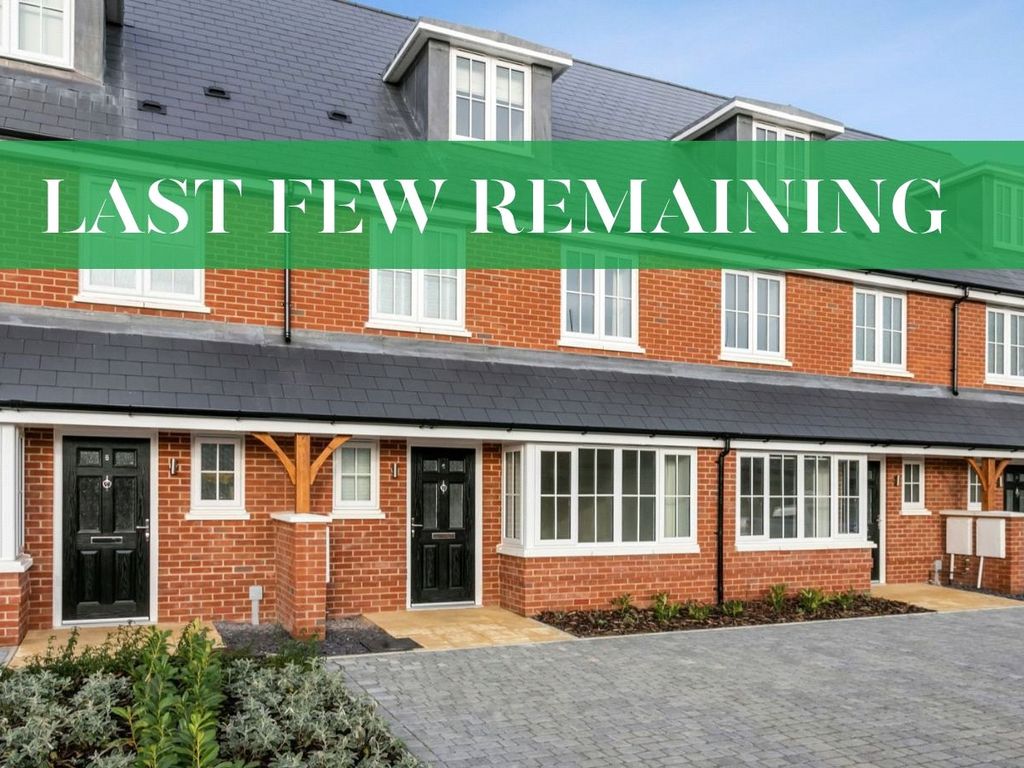 New home, 4 bed terraced house for sale in Scholars, High Road