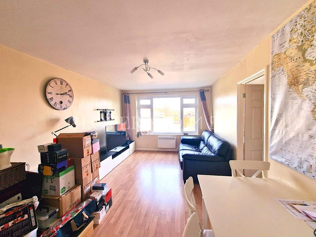 2 bed flat to rent in St. James Road, London E15, £1,800 pcm Zoopla