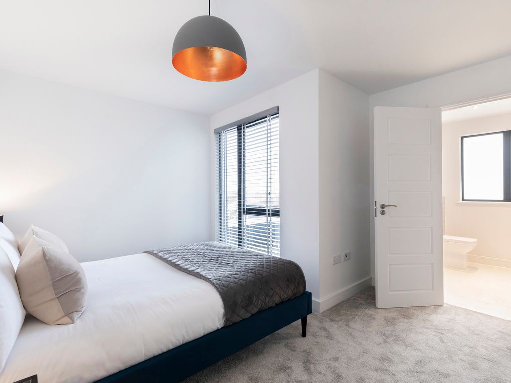 Room to rent in Fishers Lane, Cheltenham GL52, £650 pcm Zoopla