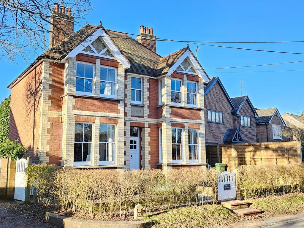 4 bed detached house for sale in Deacons Lane, Hermitage, Thatcham RG18