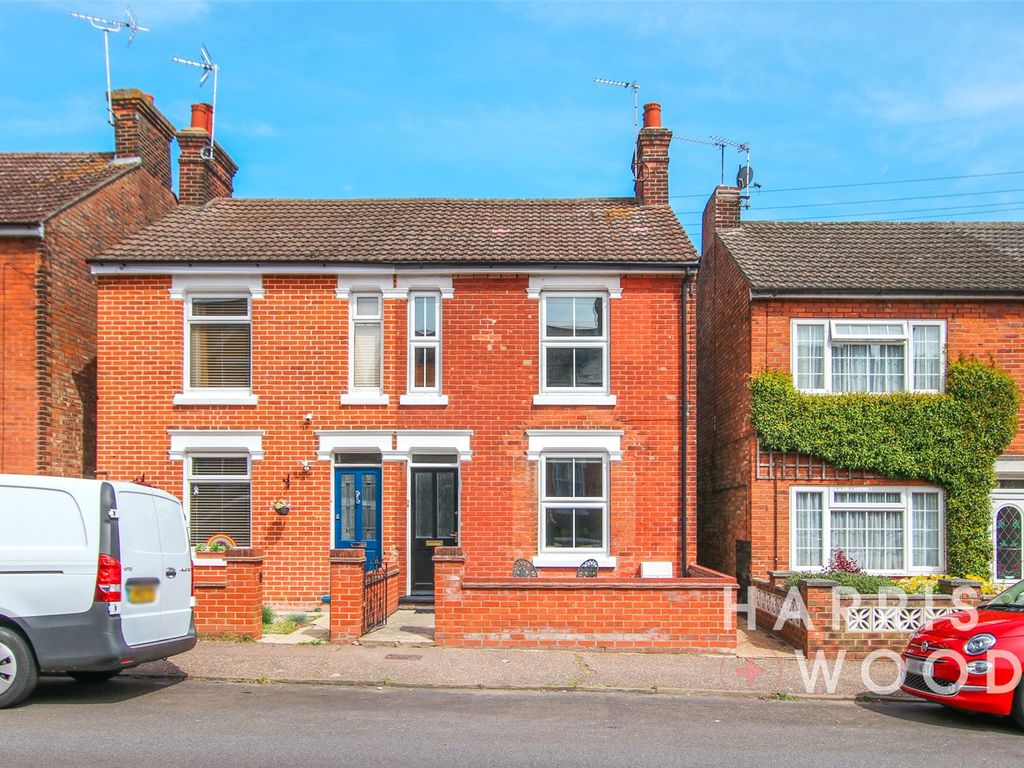 3 bed semidetached house for sale in Scarletts Road, Colchester, Essex