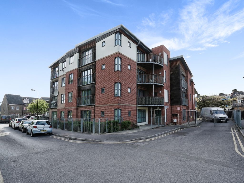 2 bed flat for sale in 24 Stephenson Road, Walthamstow E17 Zoopla