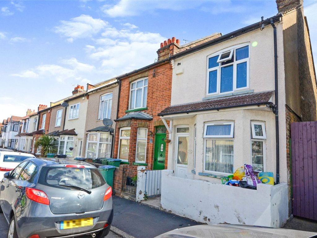 2 bed terraced house for sale in Harwoods Road, Watford WD18 Zoopla