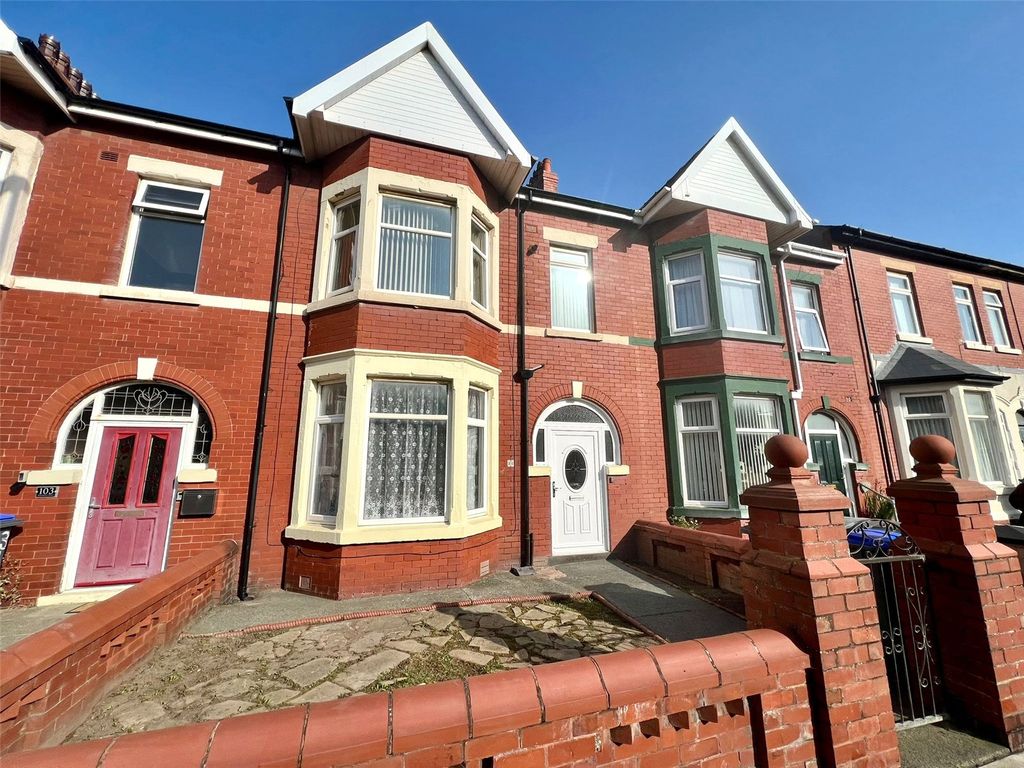 4 bed flat for sale in Holmfield Road, Blackpool FY2, £150,000 Zoopla