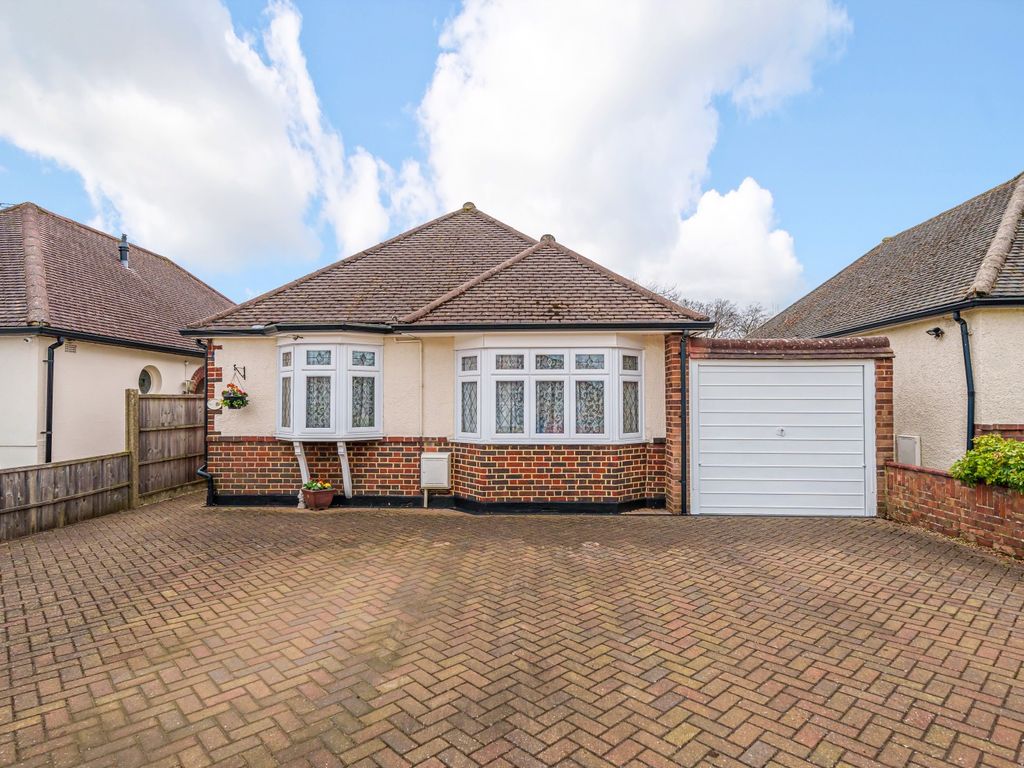 3 bed bungalow for sale in Marion Avenue, Shepperton TW17 Zoopla
