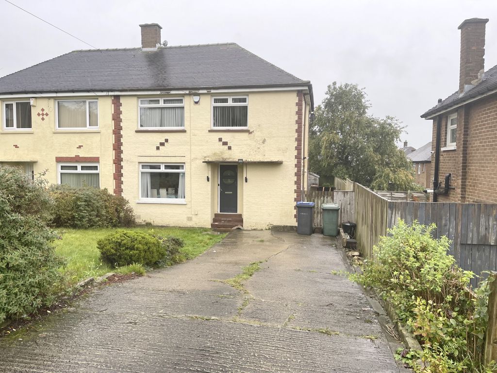 3 bed semidetached house for sale in Saffron Drive, Bradford BD15, £