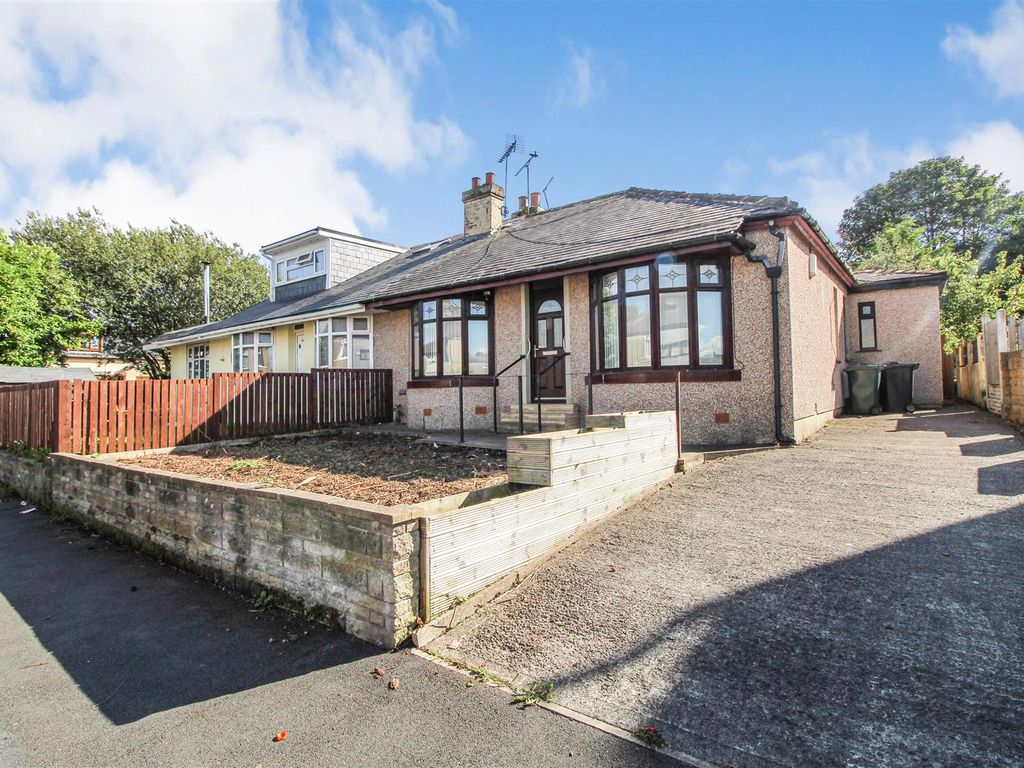4 bed semidetached bungalow for sale in Hawes Road, Bradford BD5, £