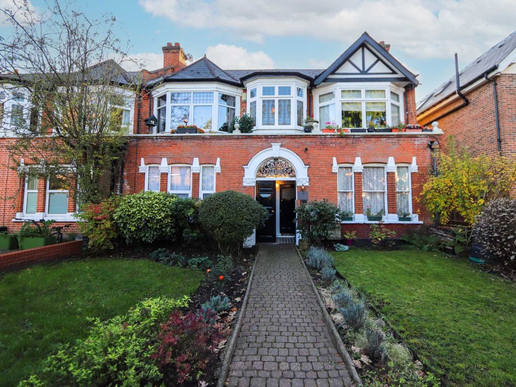3 bed for sale in Kingston Road, New Malden KT3 Zoopla
