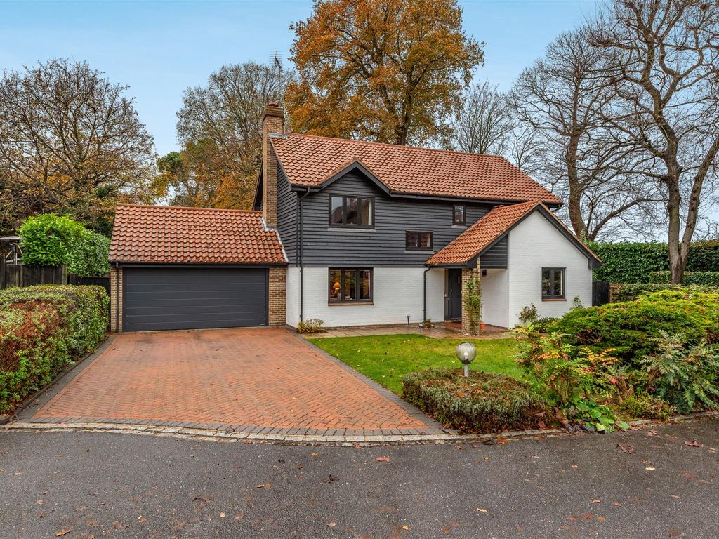 4 bed detached house for sale in Geffers Ride, Ascot SL5, £1,250,000