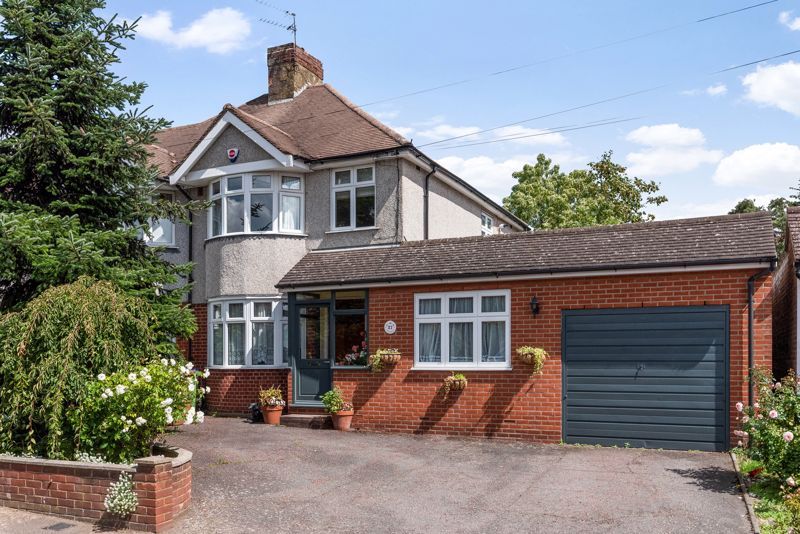 3 bed semidetached house for sale in Beechway, Bexley DA5, £675,000