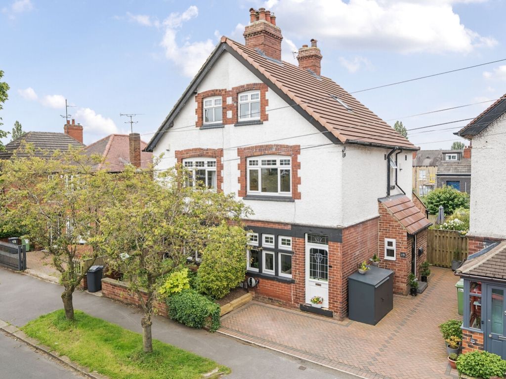 4 bed semidetached house for sale in Chandos Avenue, Leeds LS8, £