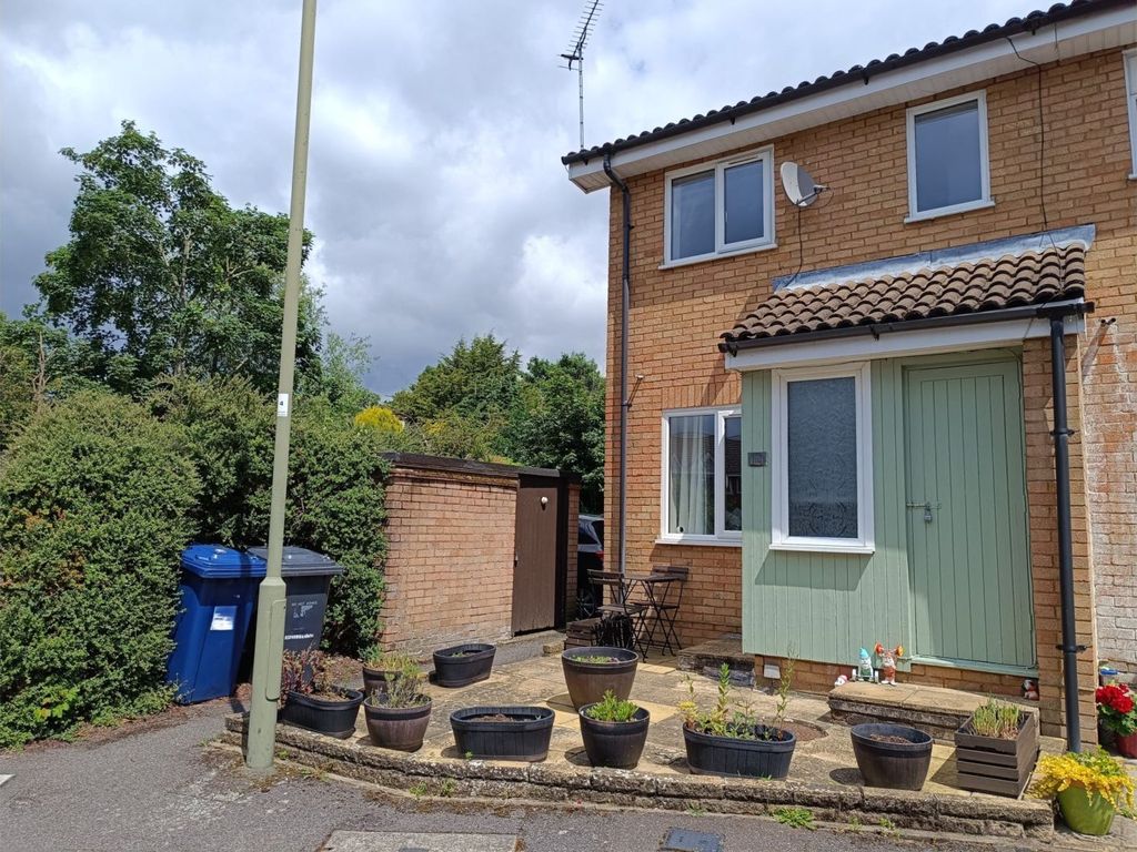 1 bed end terrace house for sale in Redwood Way, EN5, £325,000
