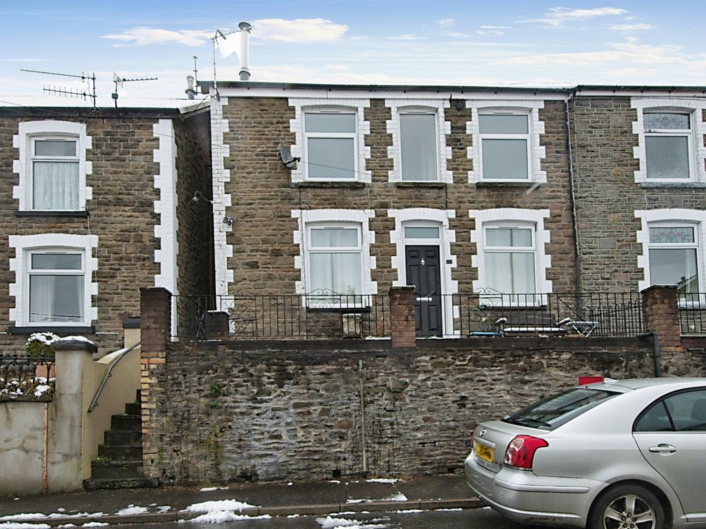 3 bed end terrace house for sale in Pantygraigwen Road, Graigwen