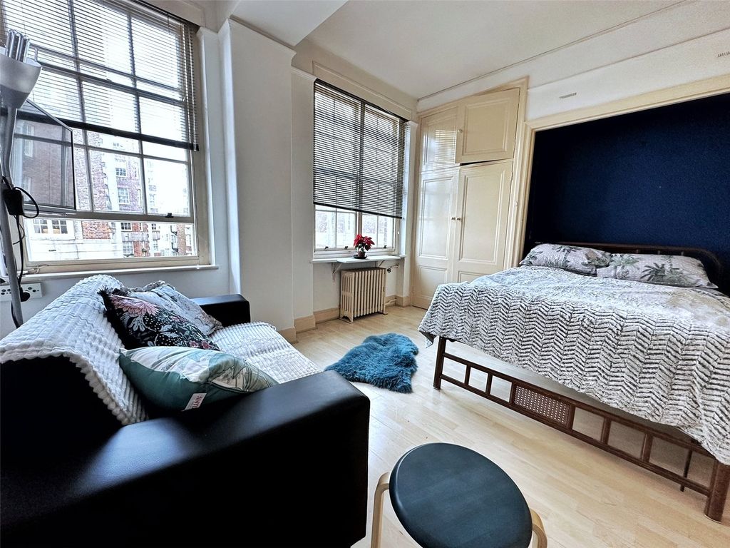 Studio to rent in Queens Court, Queensway, London W2 Zoopla